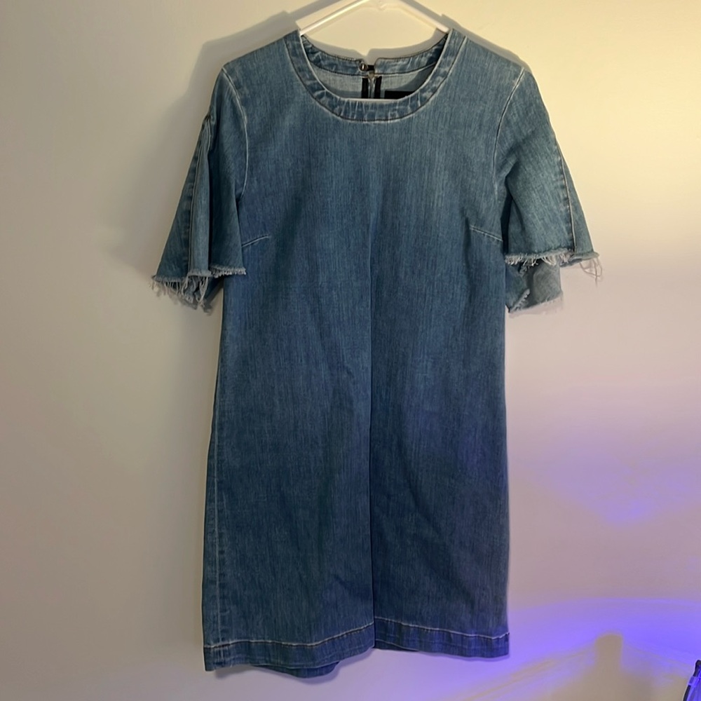 The perfect fall denim dress!
